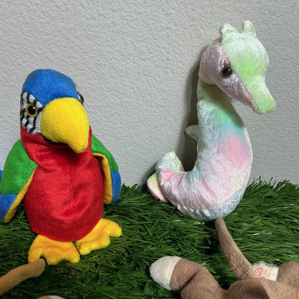 Ty Beanie Babies Plush Lot Unisex 8pc Vintage Animals Parrot Husky Cat Seahorse - Picture 4 of 6